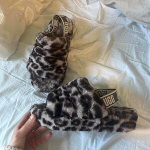 UGG FLUFF YEAH AMPHORA SLIDE LEOPARD SLINGBACK SANDALS